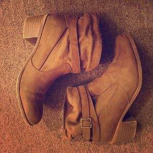 SUEDE TAN BOOTIES