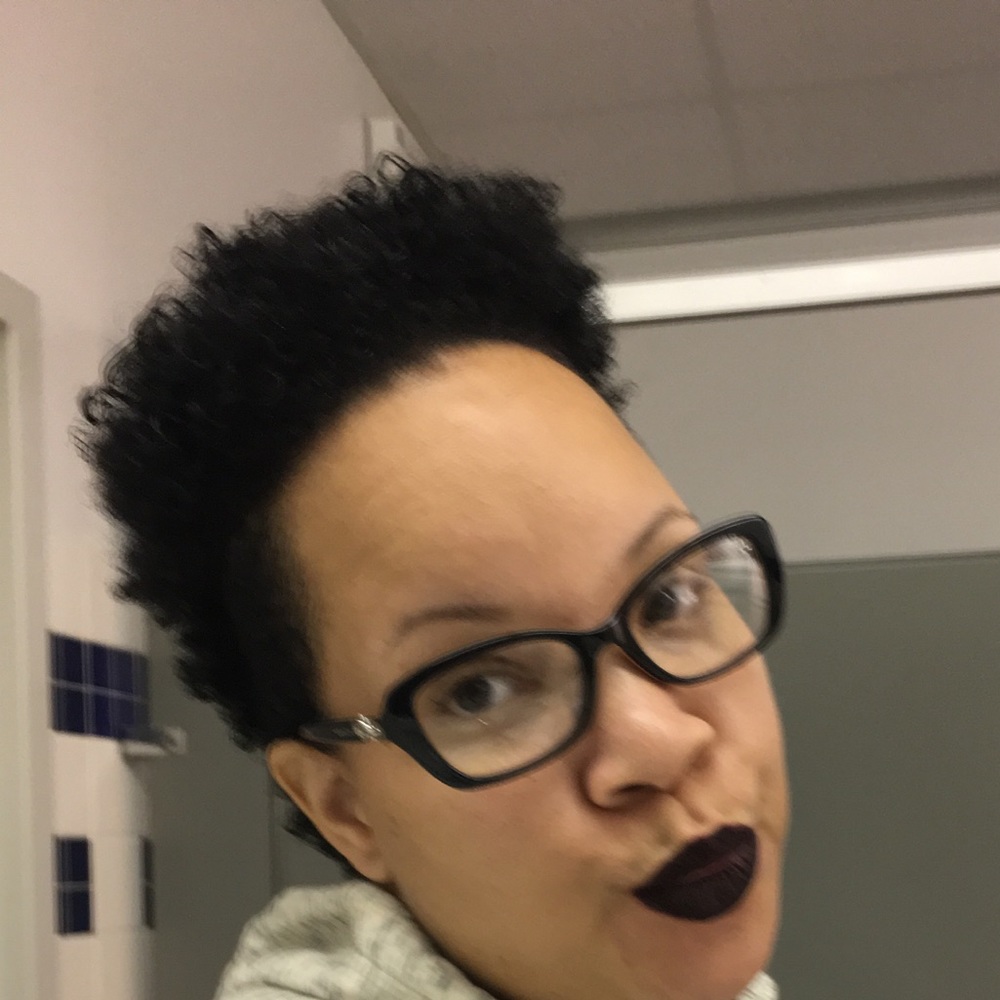 Meet your Posher, Aja