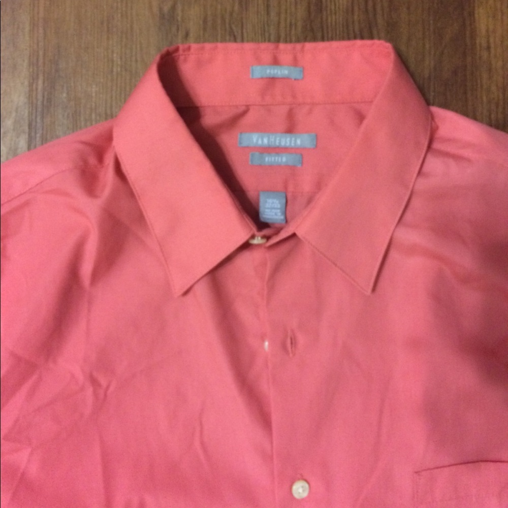 Van Heusen Men's Salmon Dress Shirt Like New