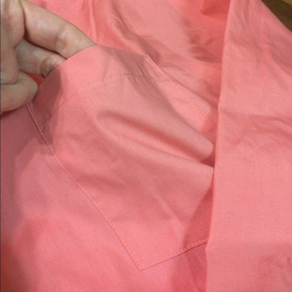 Van Heusen Men's Salmon Dress Shirt Like New - Picture 5 of 6