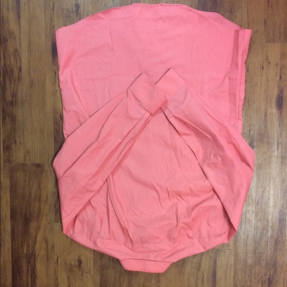 Van Heusen Men's Salmon Dress Shirt Like New - Picture 6 of 6