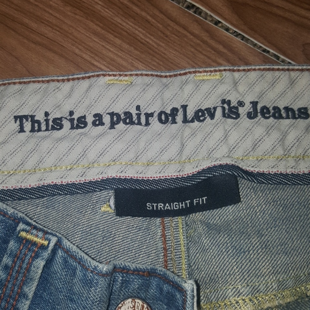 Levi's - Picture 5 of 6