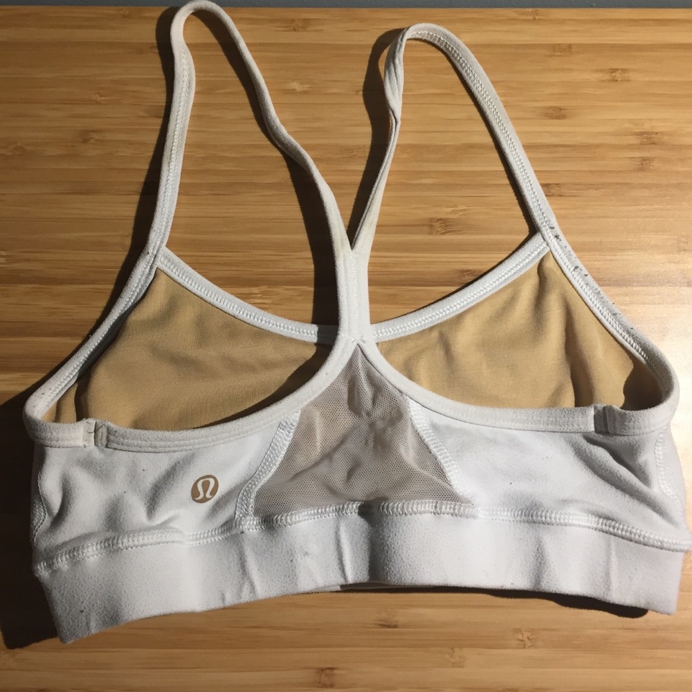 Lululemon Sports bra with mesh on back!