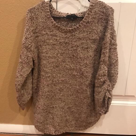 Jessica Simpson High-Low Sweater - Picture 4 of 4