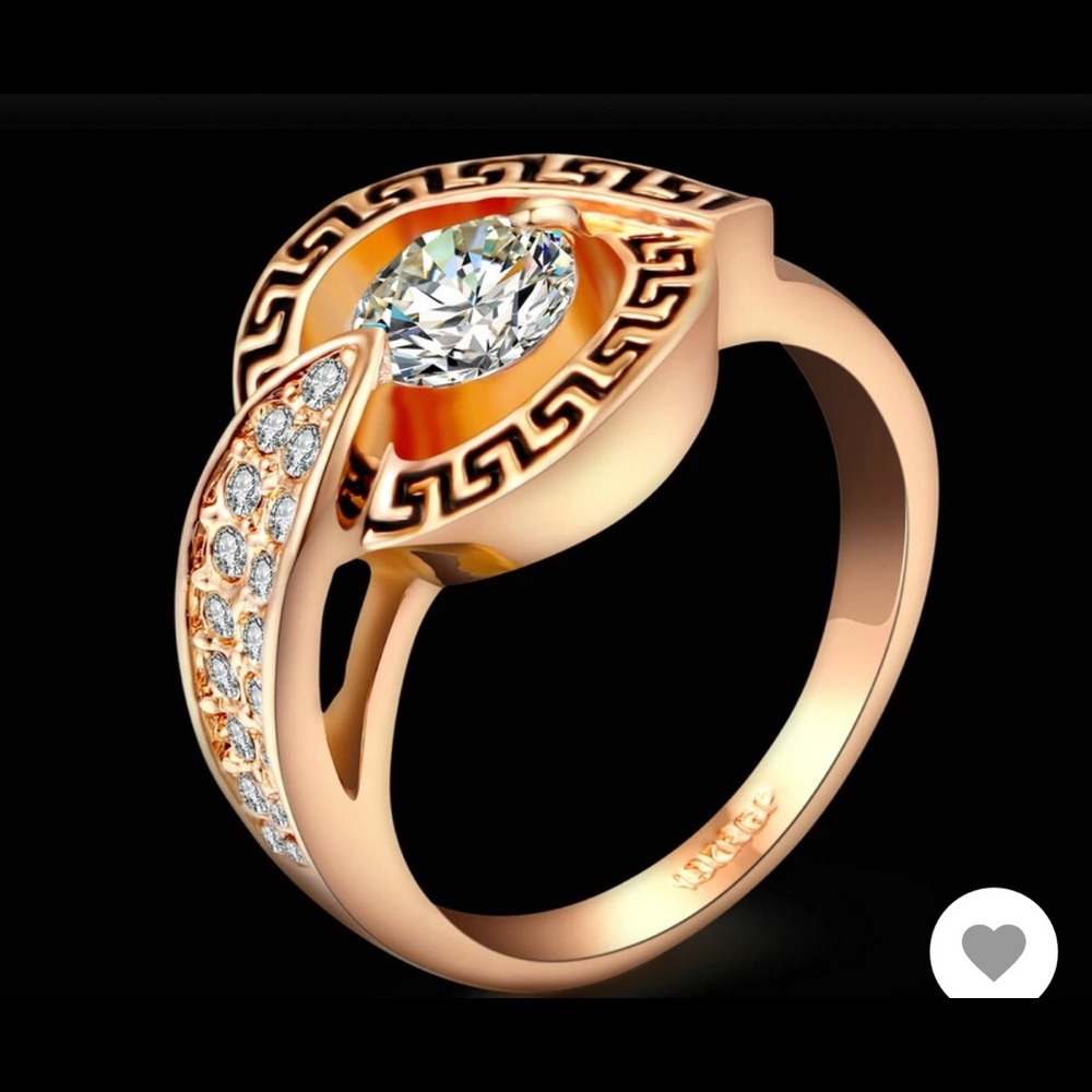 Versace Style Beautiful Ring Gold Plated Lady.
