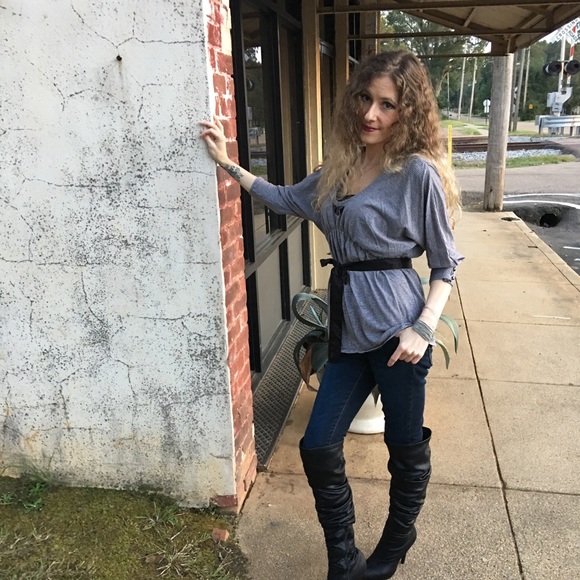 I Heart Ronson Tops - {I 🖤 RONSON} Embellished 3/4 button-cuffed Sleeve