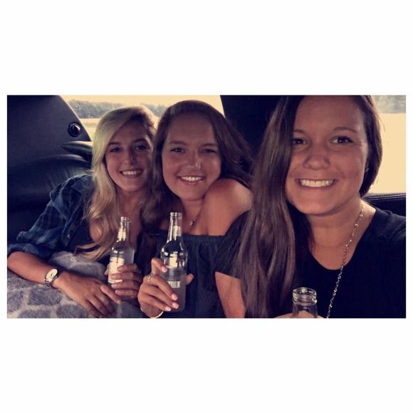 Meet your Posher, Cally - Picture 1 of 1