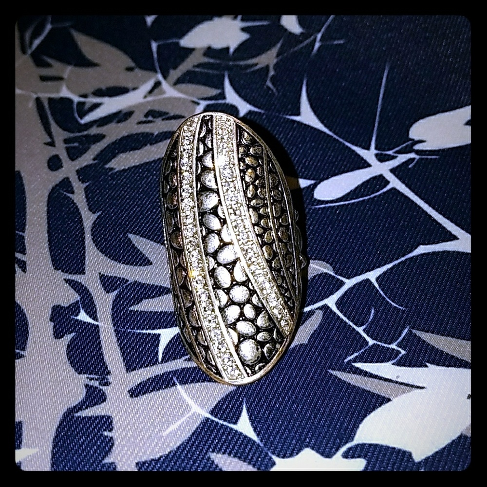 Stretchy Silver-toned Clear Rhinestone Ring