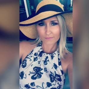 Meet your Posher, Crystal