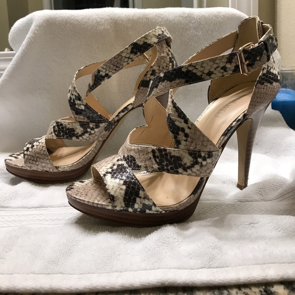 Nine West strappy Heels