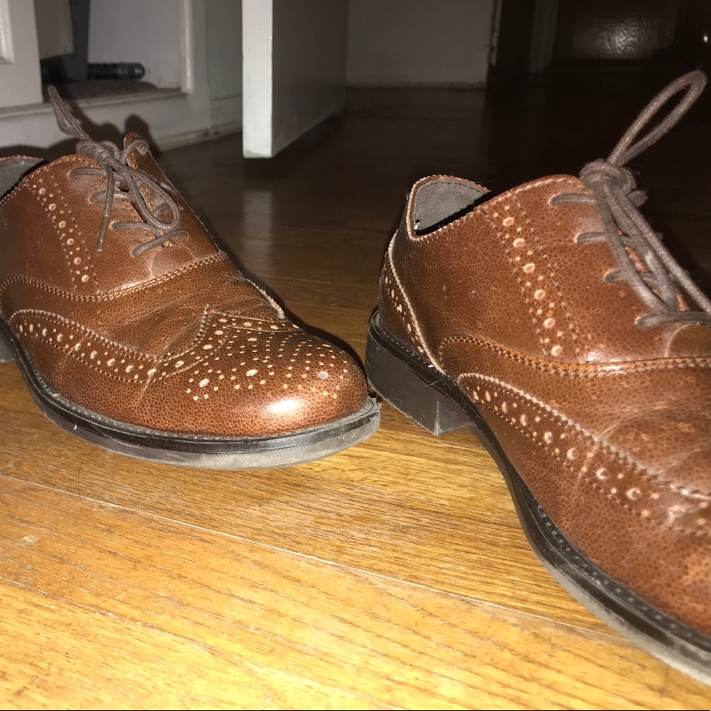 Like new brown oxfords, size 9 m