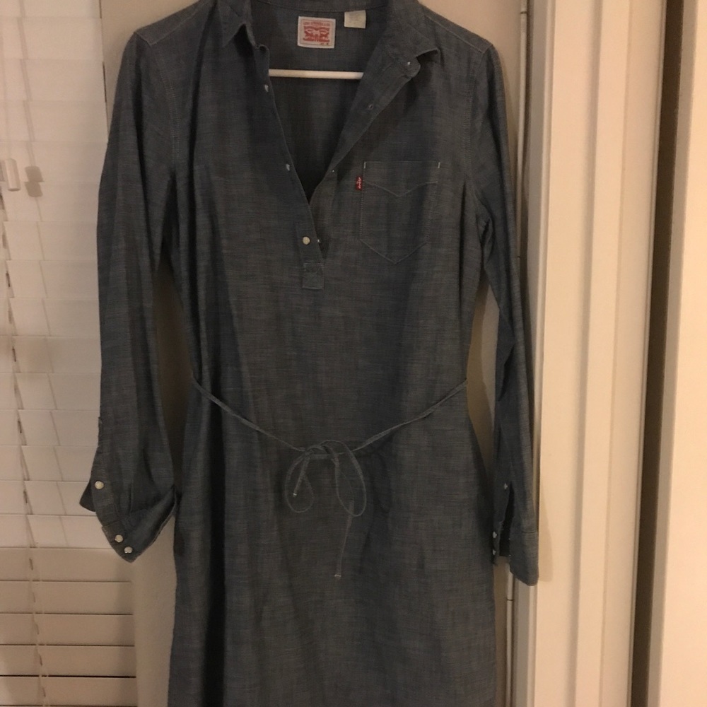 Levis denim dress size M