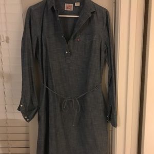 Levis denim dress size M