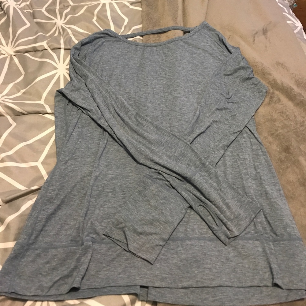 Gap Fit long sleeve exercise top. Size XL