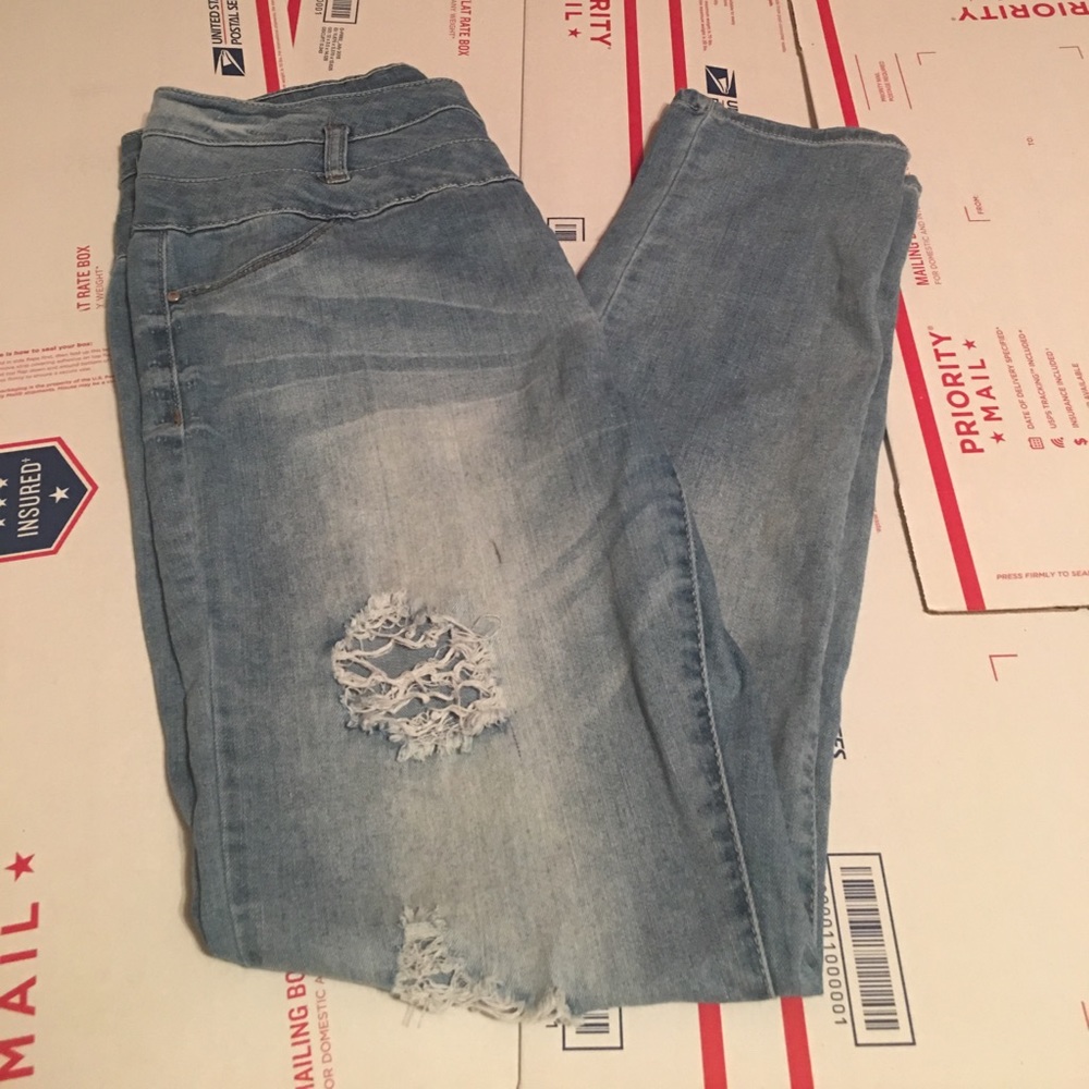 Refugee Hi Waisted Distressed Jeans