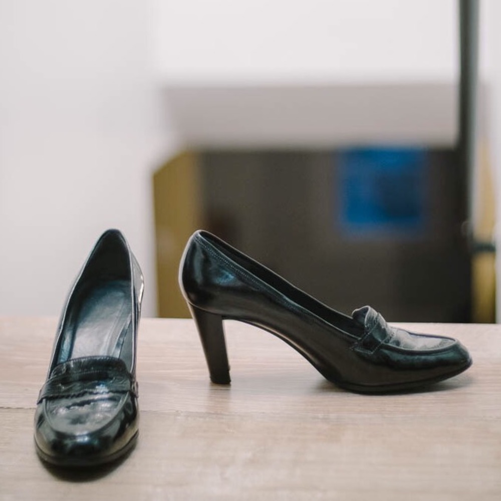 Stuart Weitzman Black Patent Heeled Loafer size11