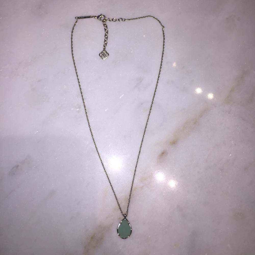 Kendra Scott necklace