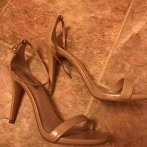 Nude patent leather heels Nude patent leather heels