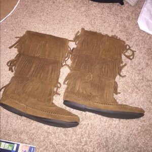 Minnetonka Size 9