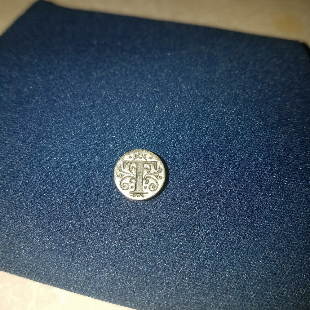 Letter T Kameleon Jewel Pop