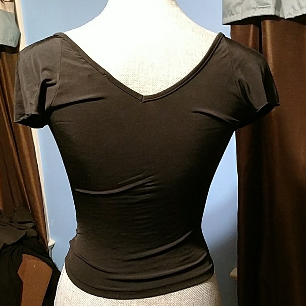 ❤ 3/$25 Rampage Top - Picture 3 of 5