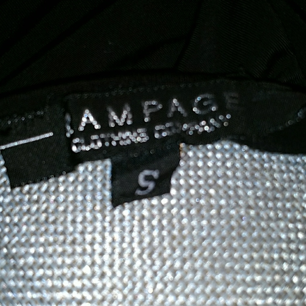 ❤ 3/$25 Rampage Top - Picture 4 of 5