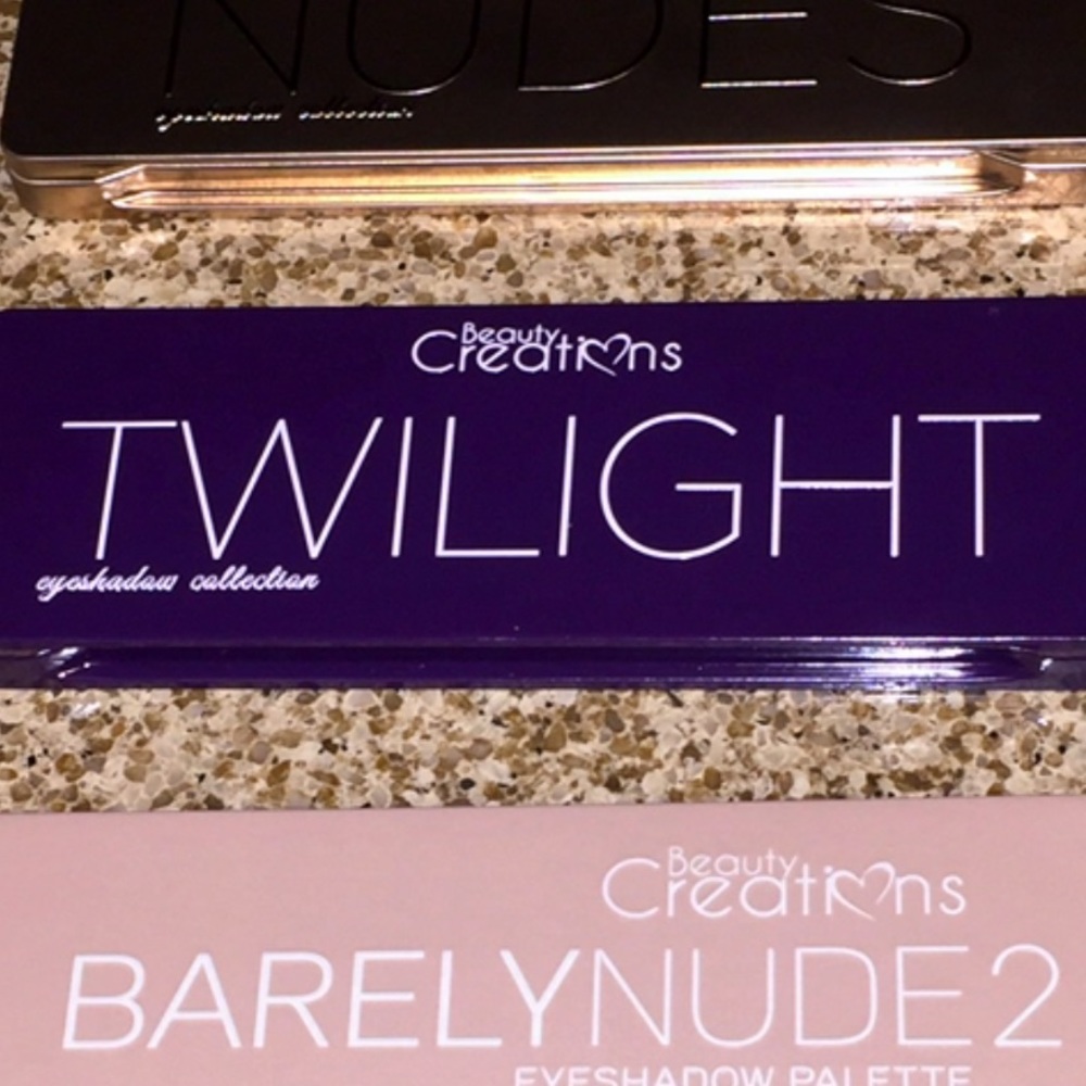 Beauty Creations “TWILIGHT” Eyeshadow Palette.