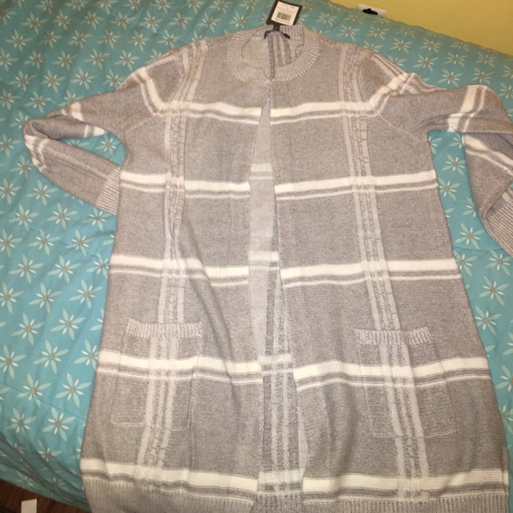 NWT - Picture 4 of 5