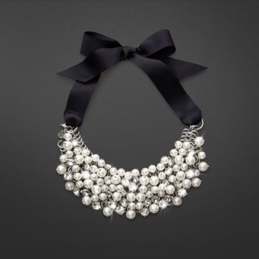 Abercrombie faux pearl necklace