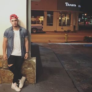 Meet your Posher, Alejandro