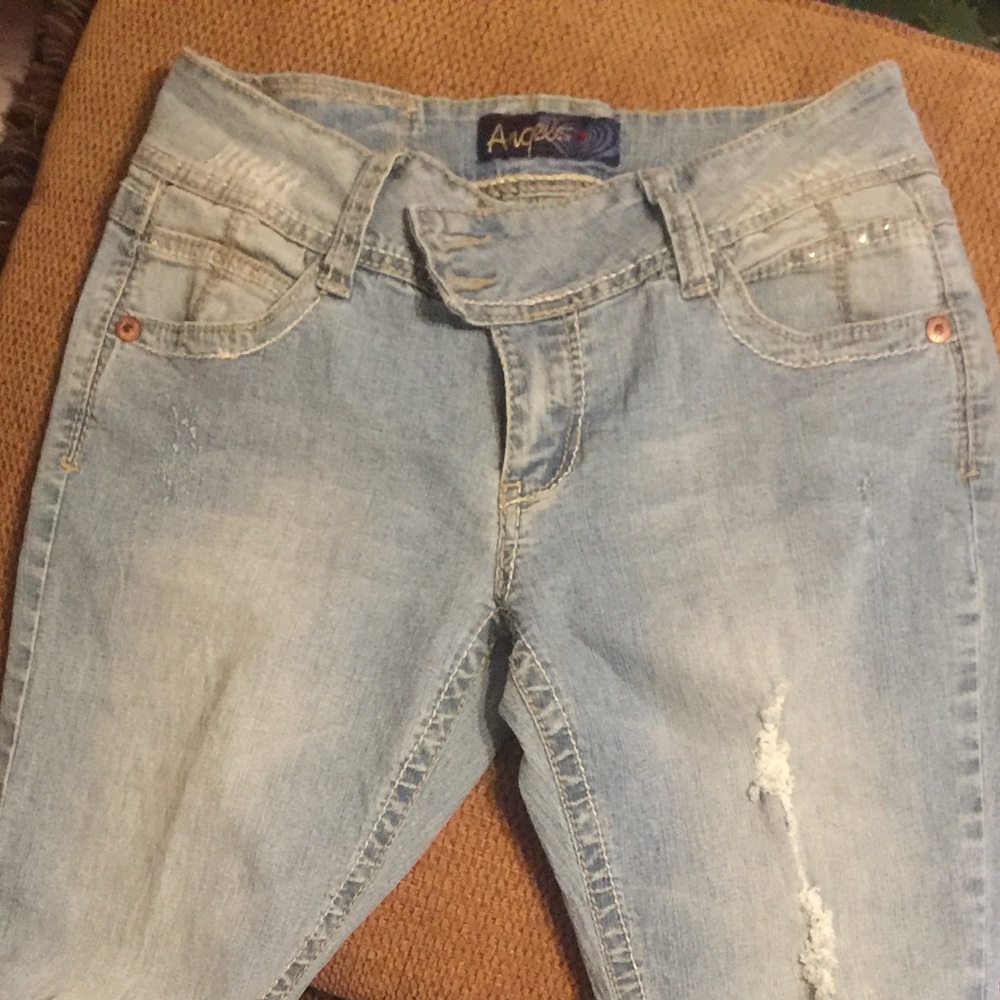 Distressed juniors Jeans