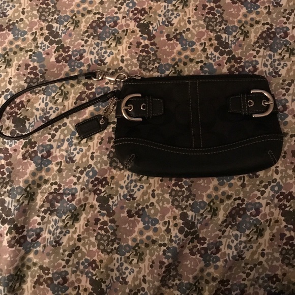Authentic coach wristlet - Picture 1 of 3
