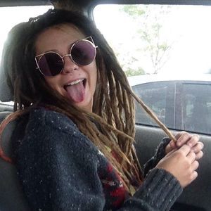 Meet your Posher, Ally