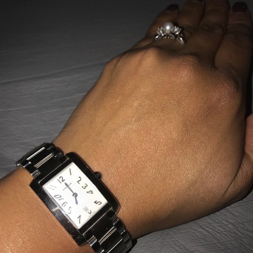 Authentic Coach Silver Watch. - Picture 2 of 6