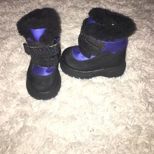 Snow boots