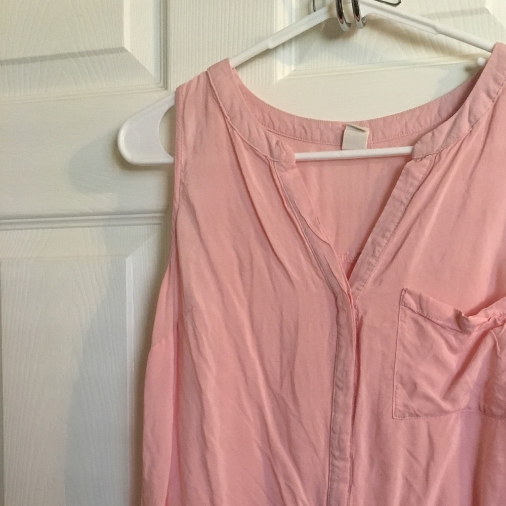 Sleeveless, buttoned blush pink blouse
