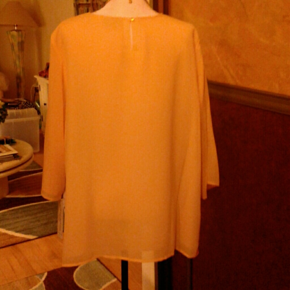 Yellow top - Picture 2 of 5