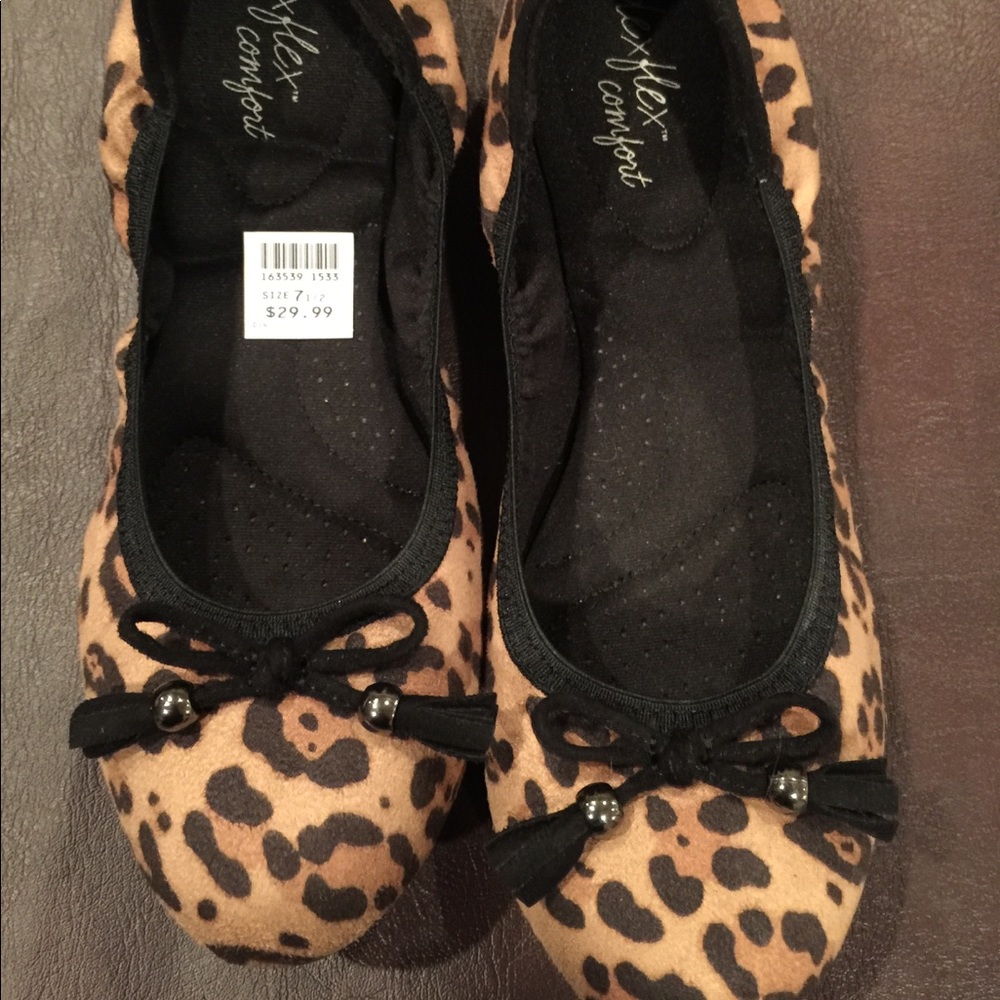 💥💥 NWT Slip on leopard ballet slippers