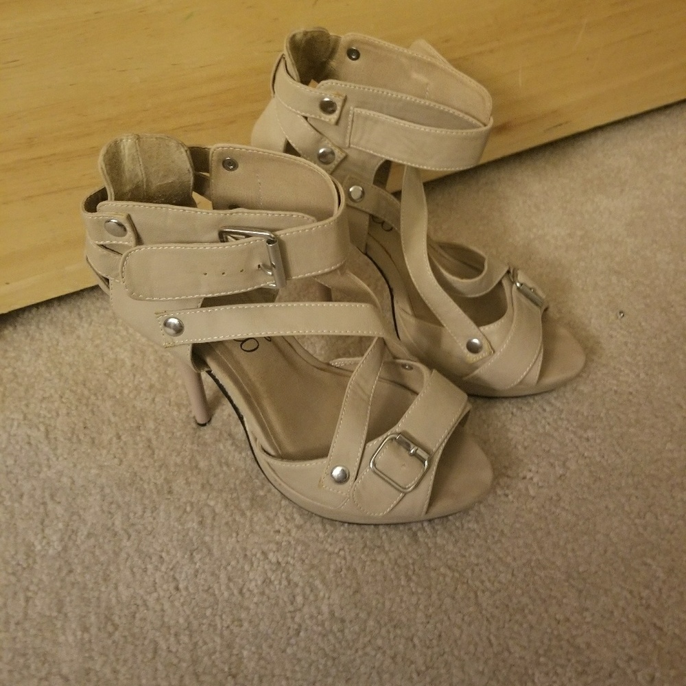 Heels - Picture 2 of 2