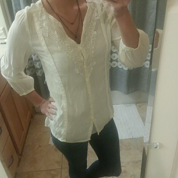 3 for $15 Cream peasant top - Picture 2 of 2