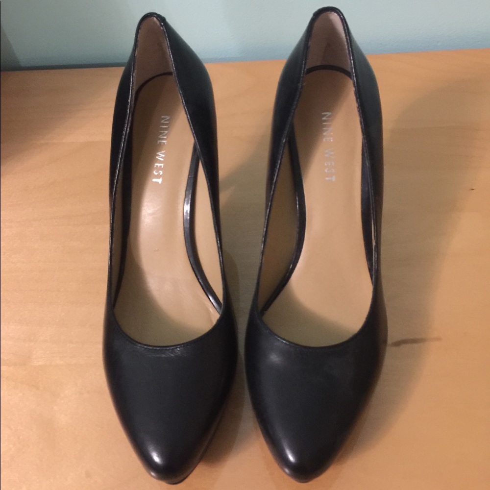 ⬇️Sale⬇️ Black platform pumps - Nine West🛍
