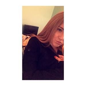 Meet your Posher, Larissa