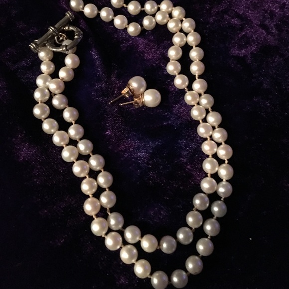 Cultured Pearl Necklace & Earrings - Picture 1 of 2