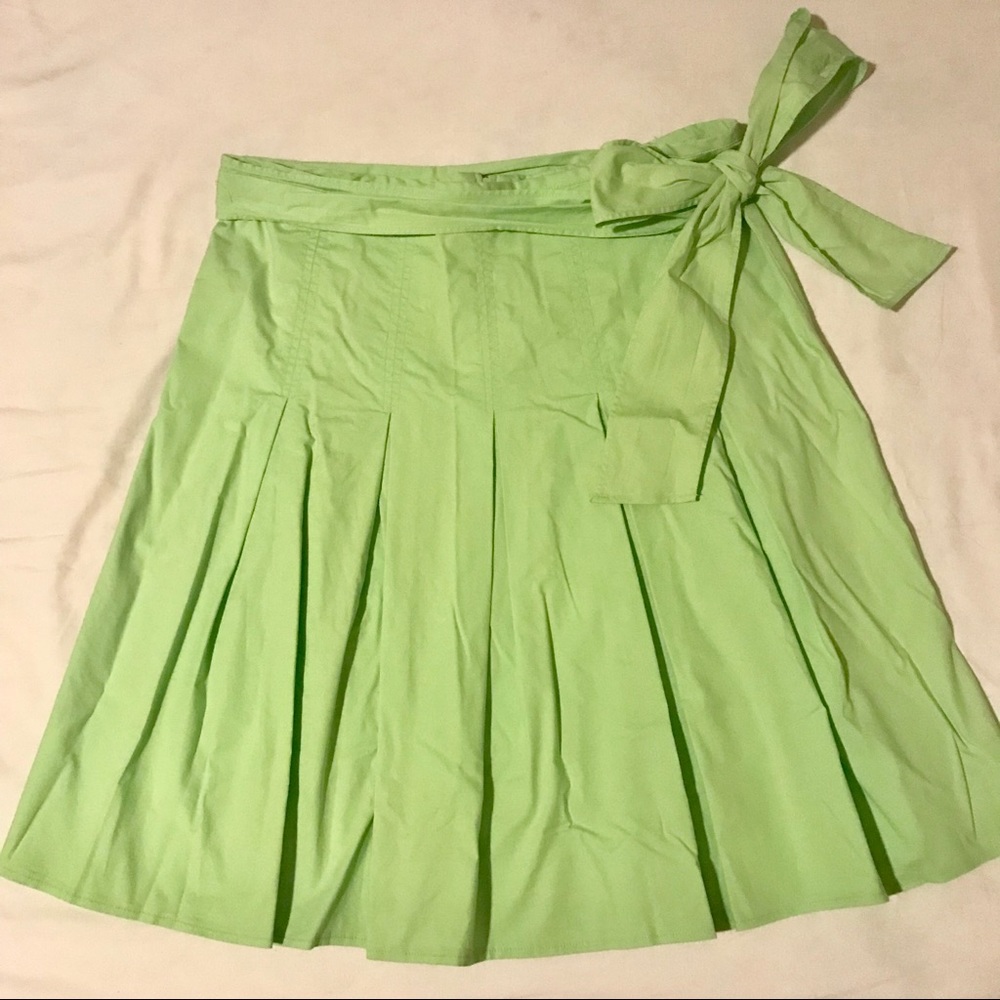 💕 3/$6 Green Pleated Skirt