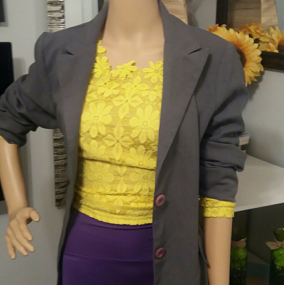 Scoop neck yellow lace crochet top