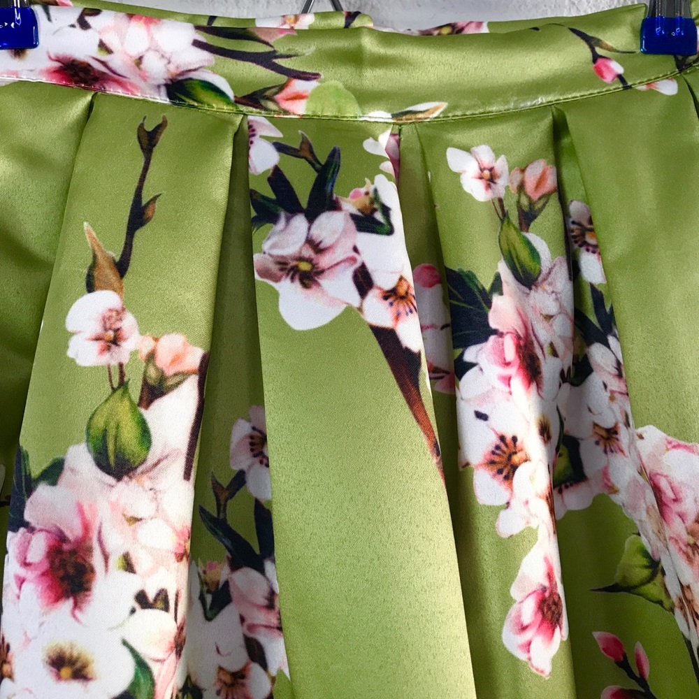 Host Pick Silk Floral A Line Skirt In Green - Picture 5 of 8