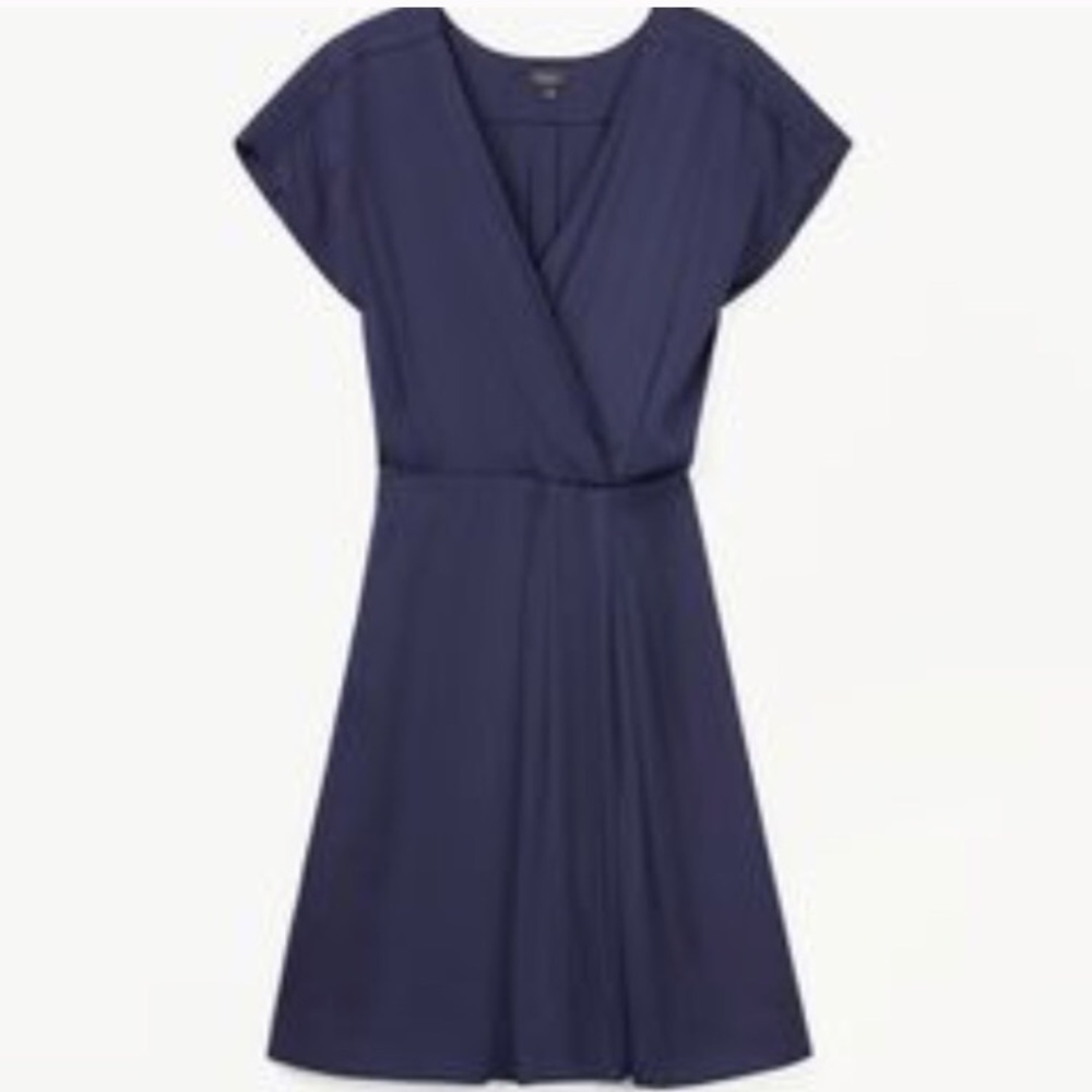 NWT 🌟 Aritzia Silk Easton Dress - Navy - XS