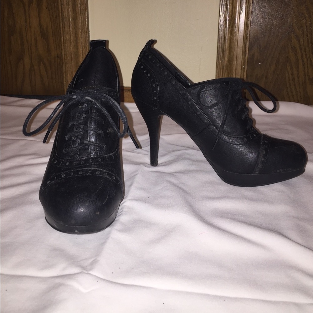 Old Fashioned Style Lace Up Heels