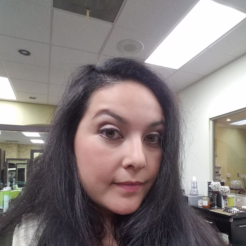 Meet your Posher, Nidia