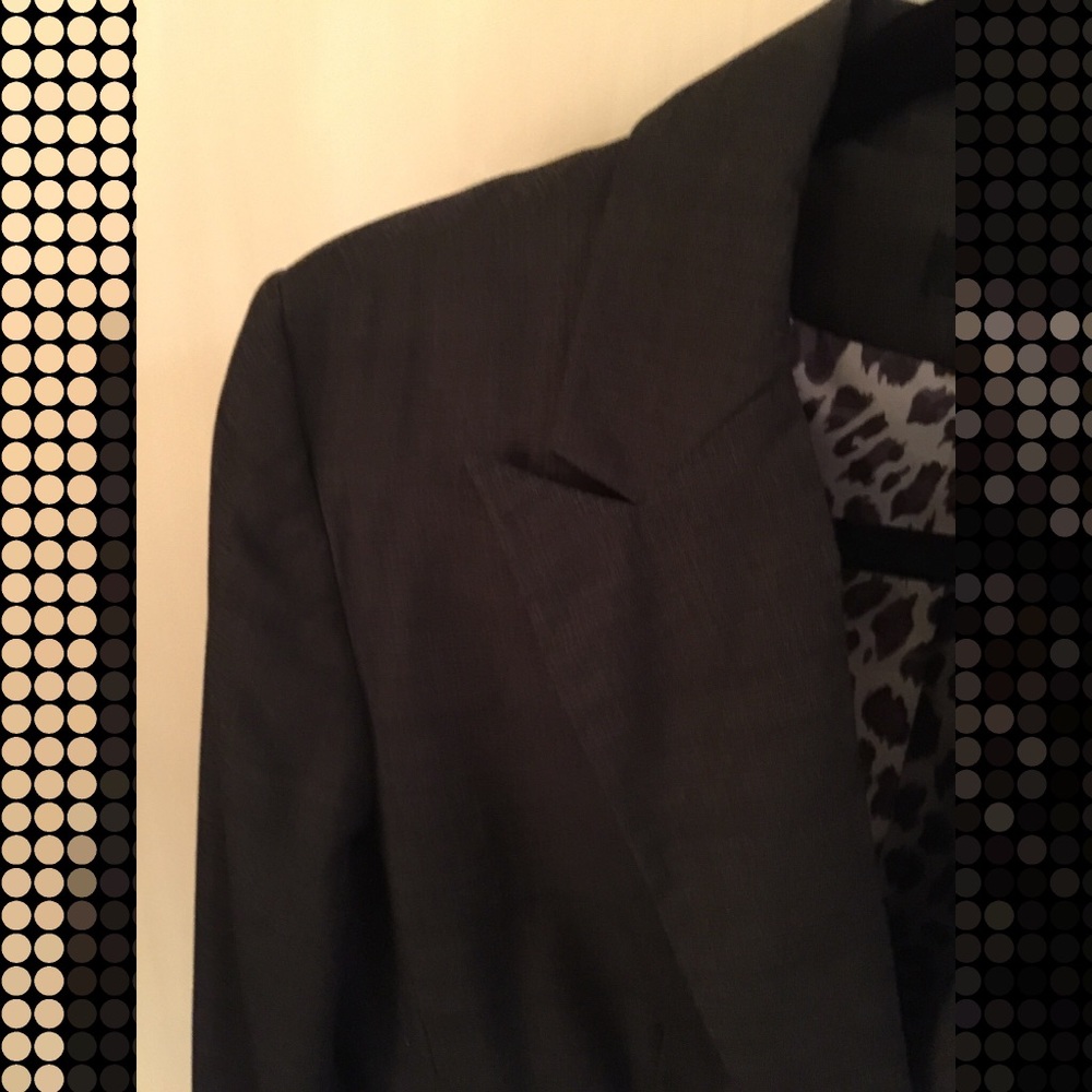 Apt. 9 suit blazer with button details, like new - Picture 6 of 8